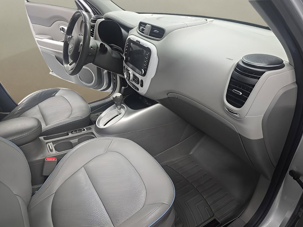 Used 2017 Kia Soul EV + w/ Sun & Fun Package image 19