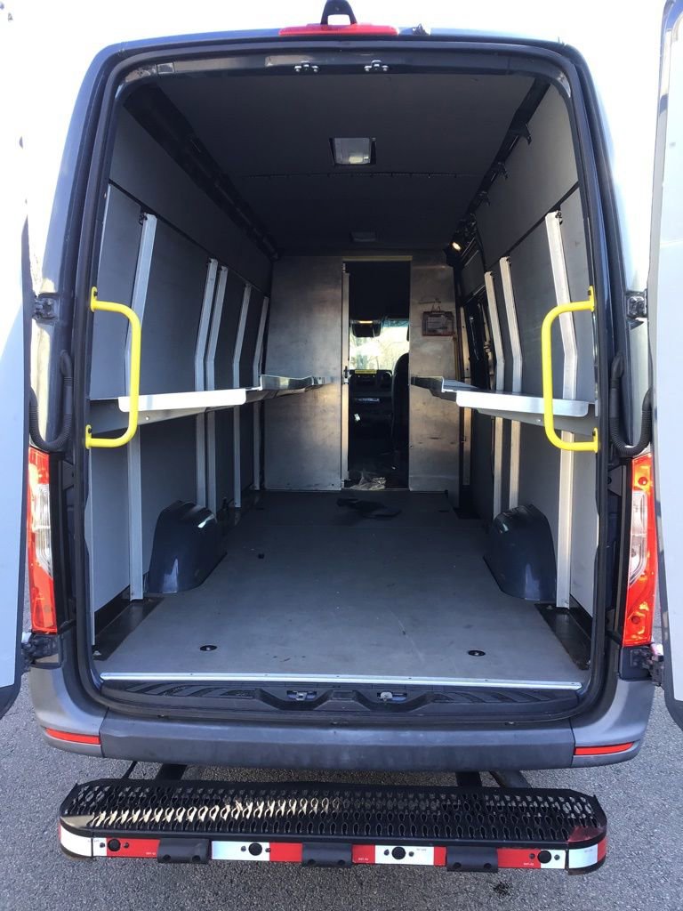 Used 2021 Mercedes-Benz Sprinter 2500 image 6