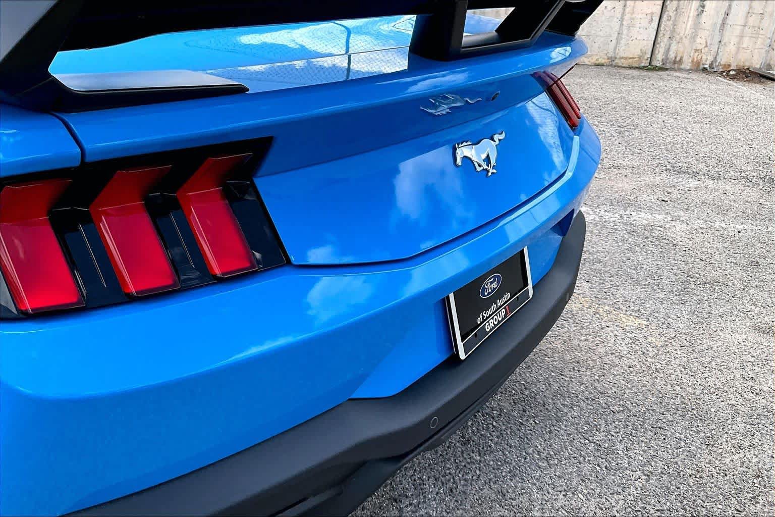 Certified 2025 Ford Mustang Coupe RWD image 10