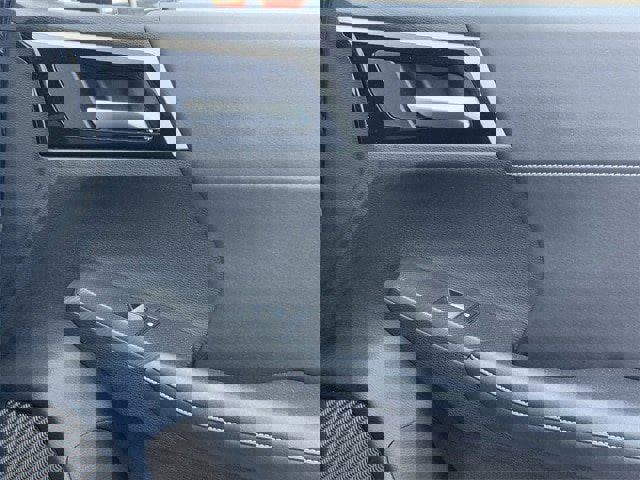 Used 2024 Mitsubishi Outlander SE image 29