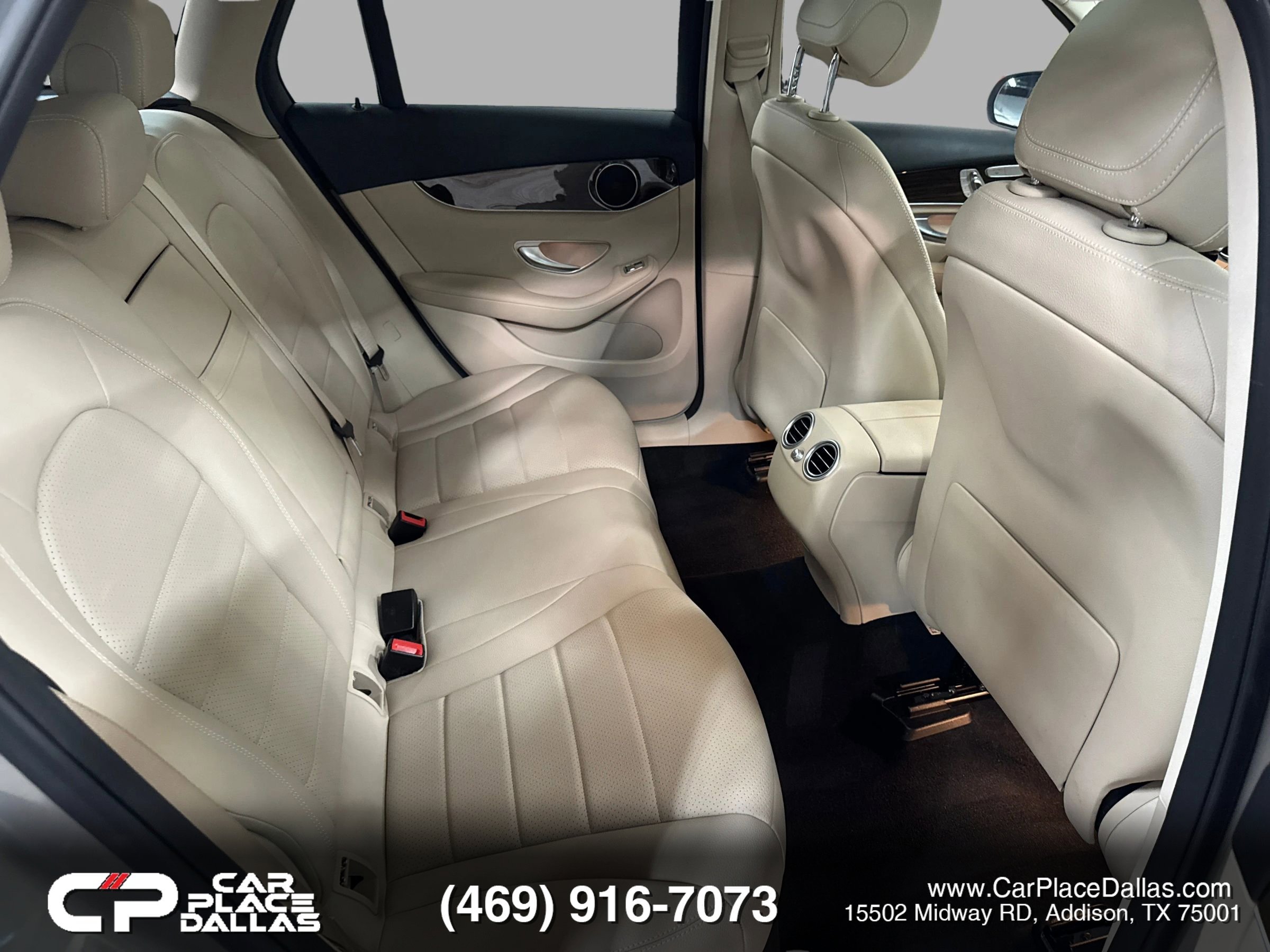 Used 2021 Mercedes-Benz GLC 300 w/ Premium Package image 33