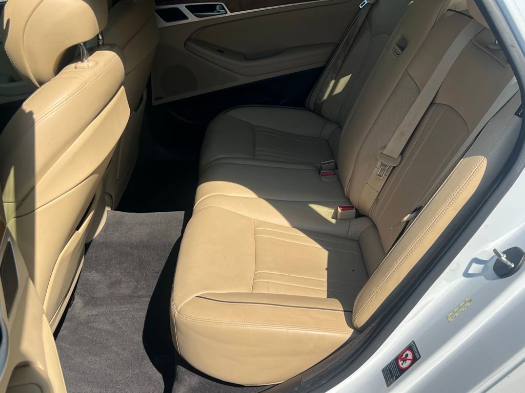 Used 2015 Hyundai Genesis 5.0 RWD image 12