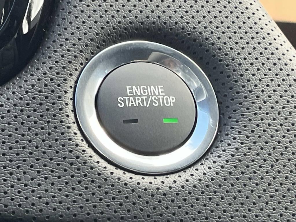 New 2025 Cadillac XT6 Luxury image 34