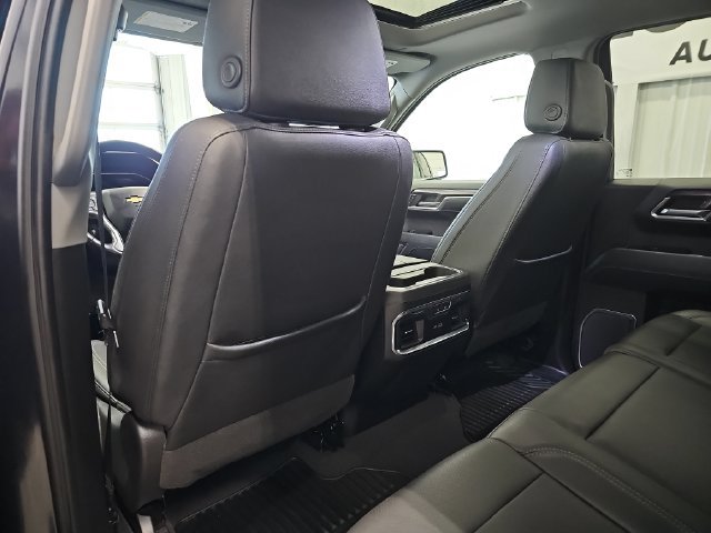 Used 2023 Chevrolet Silverado 1500 LTZ w/ LTZ Premium Package AWD/4WD image 33