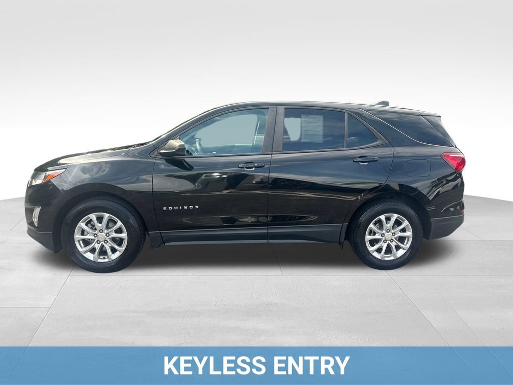 Used 2020 Chevrolet Equinox LS w/ LS Convenience Package FWD image 3
