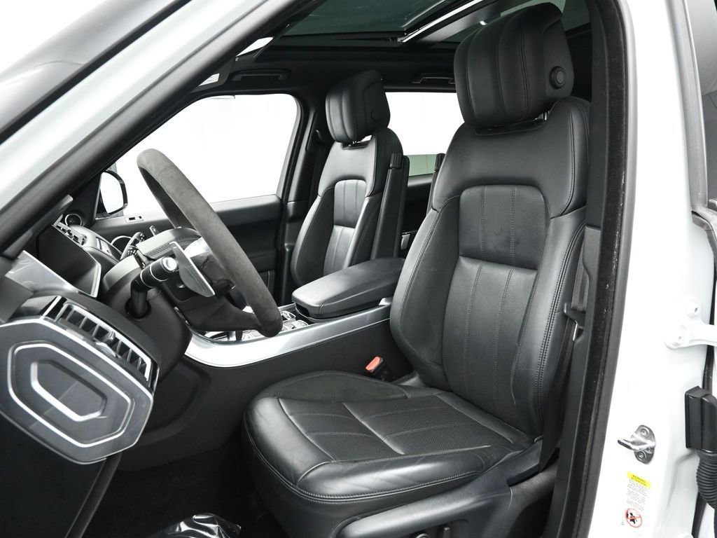 Used 2020 Land Rover Range Rover Sport HST image 13