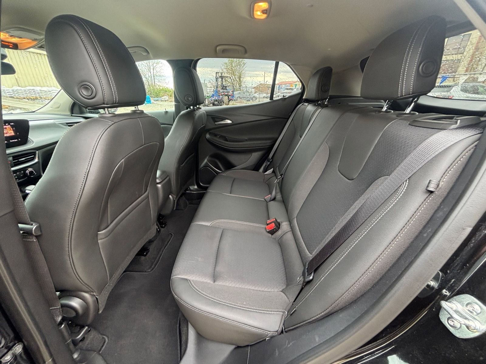 Used 2025 Buick Encore GX Preferred image 27