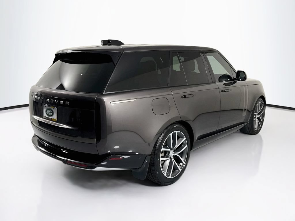 Used 2025 Land Rover Range Rover SE AWD/4WD image 5