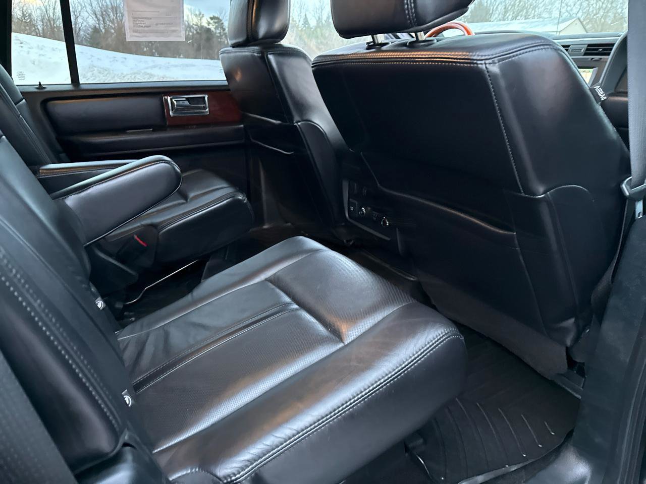 Used 2015 Lincoln Navigator 4WD 4dr image 29