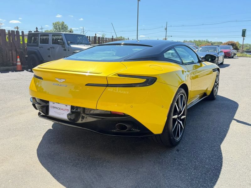 Used 2020 Aston Martin DB11 Coupe RWD image 6