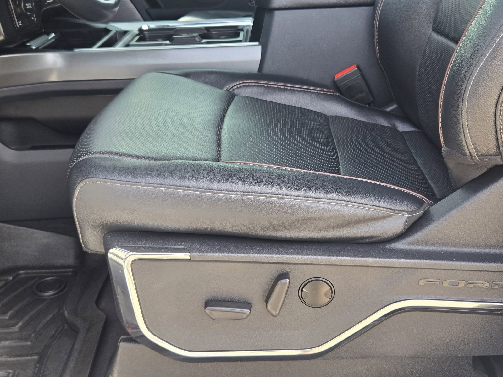 Certified 2023 Ford F250 Lariat w/ Tow Technology Package AWD/4WD image 26