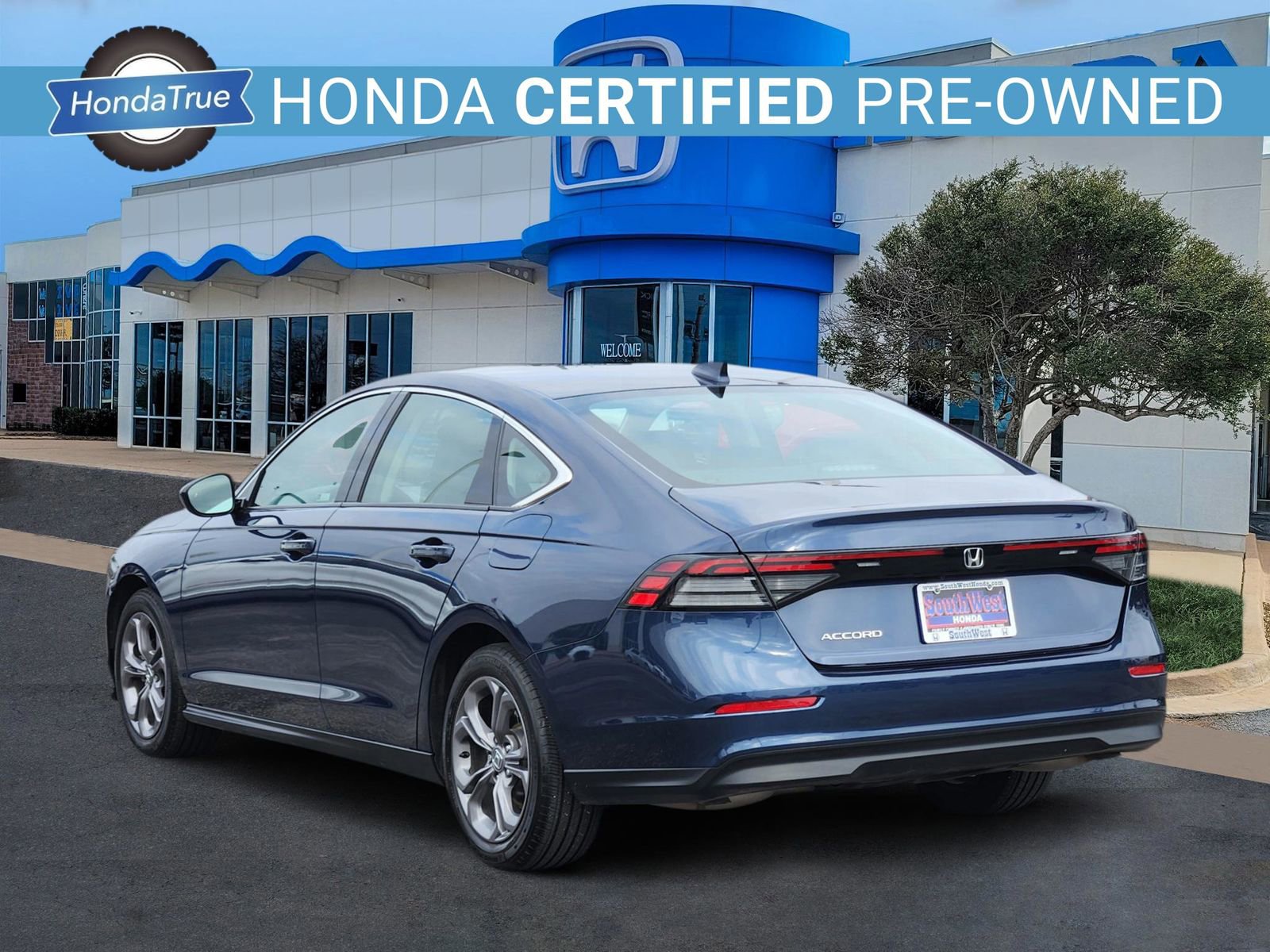 Used 2024 Honda Accord EX image 4
