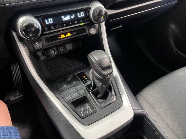 Used 2025 Toyota RAV4 XLE image 28