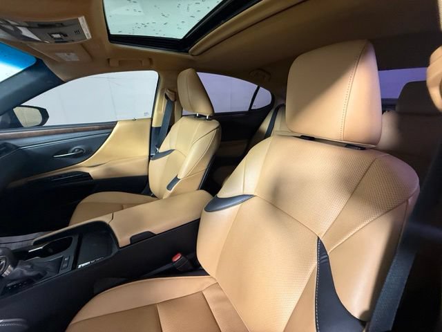 Certified 2024 Lexus ES 300h w/ Premium Package FWD image 15