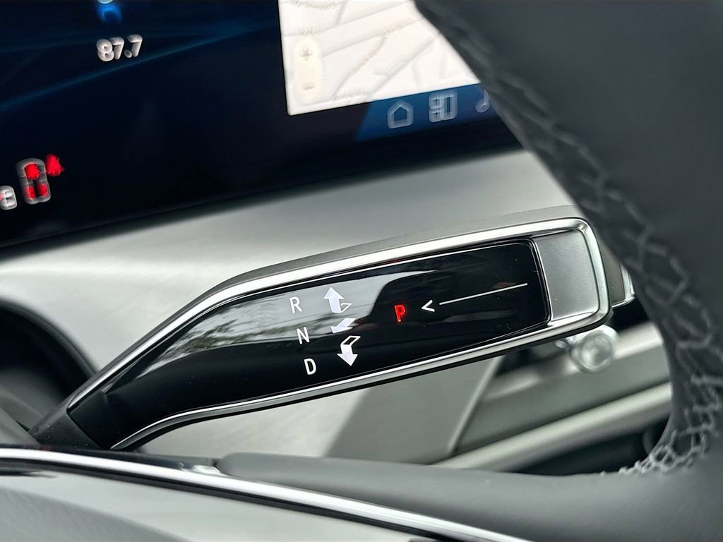 New 2026 Cadillac Vistiq Sport w/ LPO, Floor Liner Package image 17