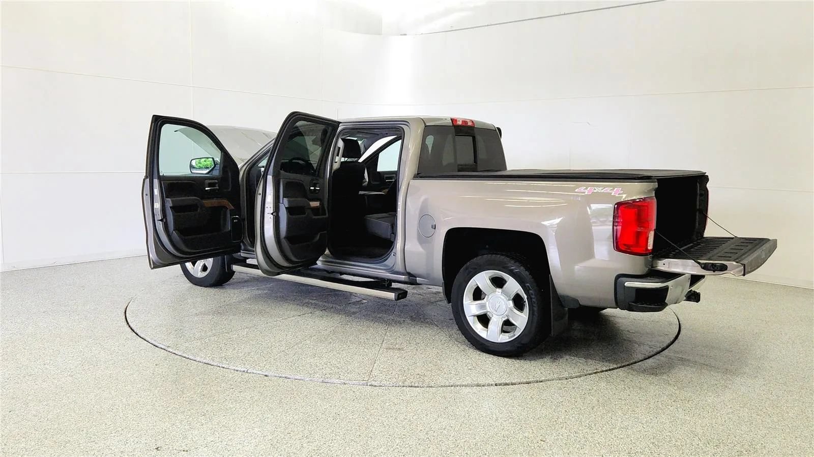 Used 2017 Chevrolet Silverado 1500 LTZ w/ Sport Package AWD/4WD image 11