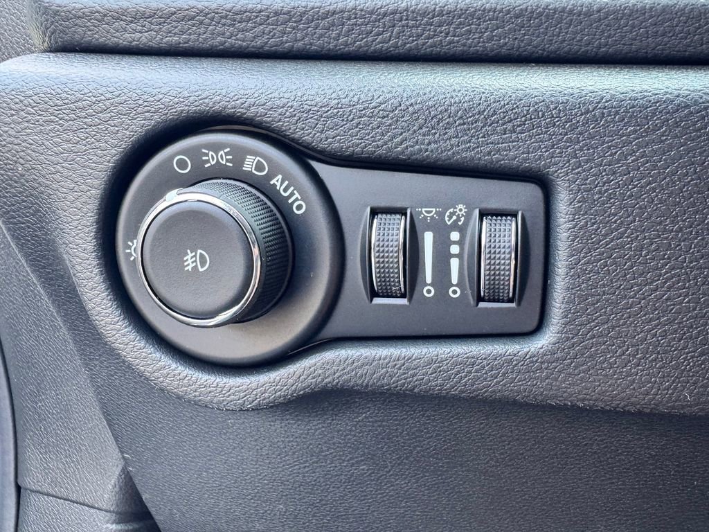 New 2026 Chrysler Pacifica Select image 26