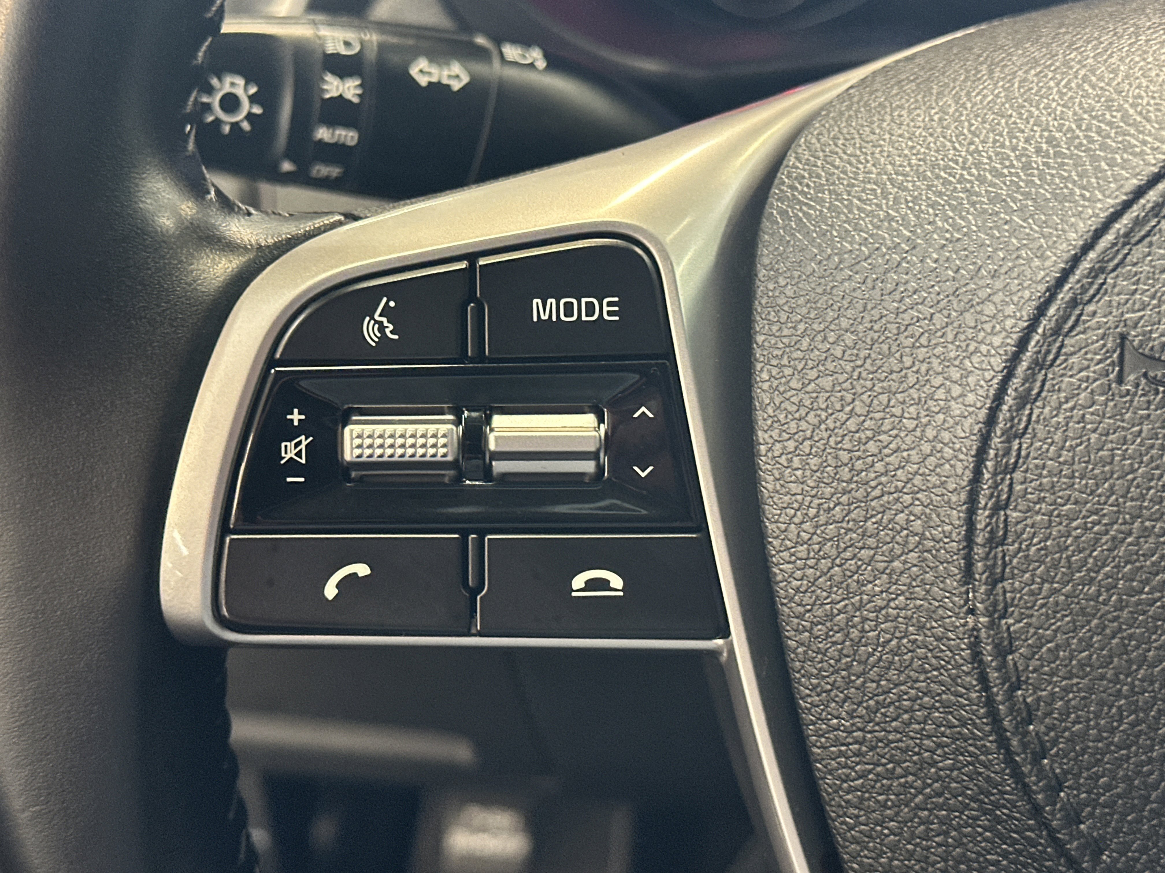 Used 2020 Kia Sorento S image 32