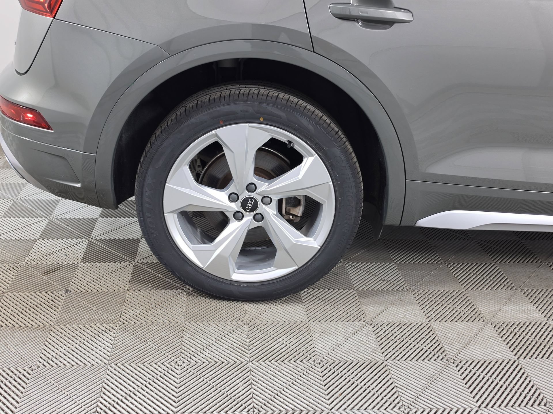 Certified 2023 Audi Q5 2.0T Premium Plus AWD/4WD image 9