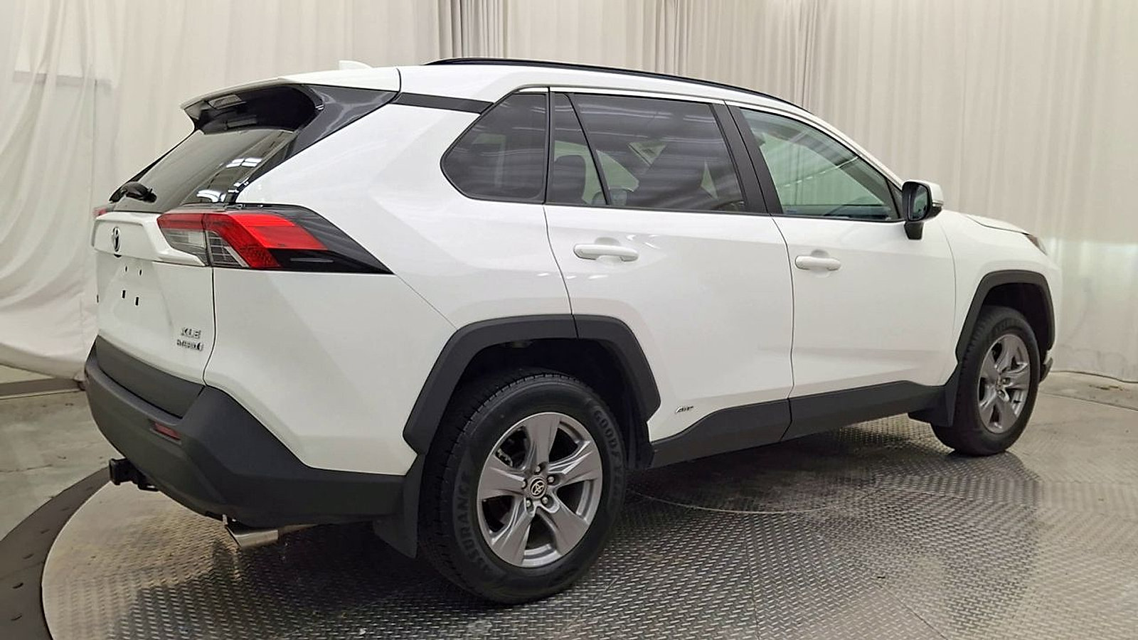 Certified 2022 Toyota RAV4 XLE w/ Convenience Package AWD/4WD image 6