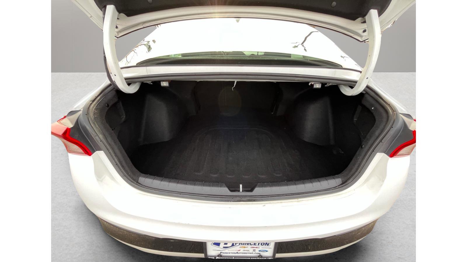 Used 2022 Kia K5 LXS image 36