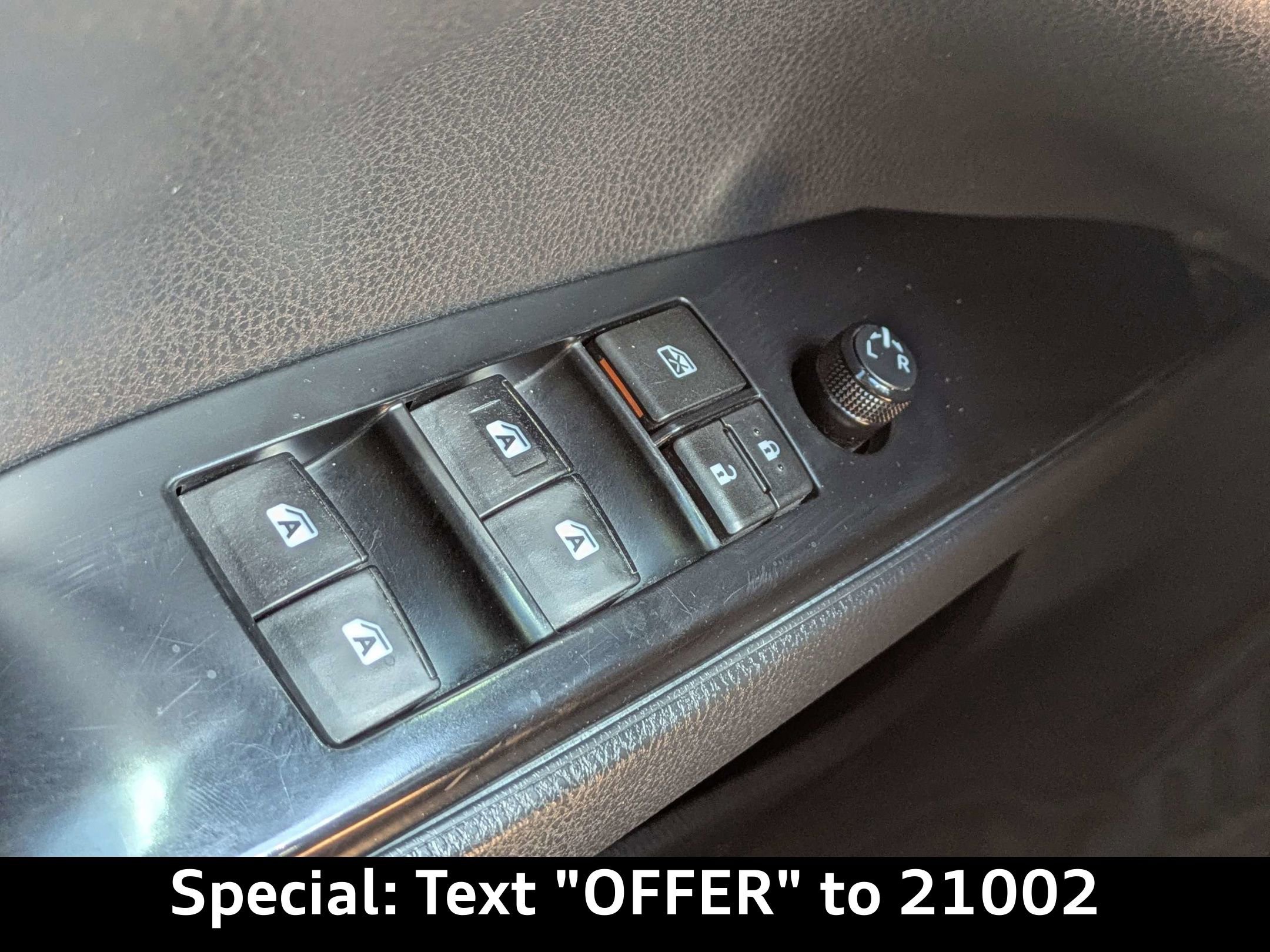 Used 2018 Toyota Camry SE FWD image 21