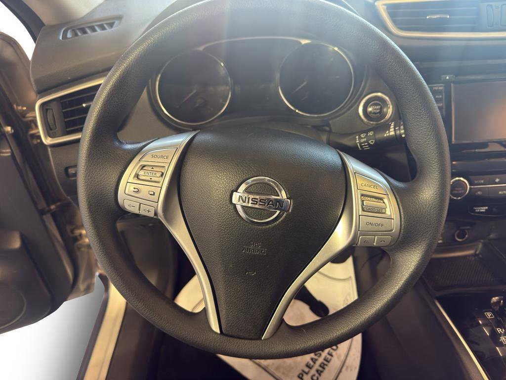 Used 2015 Nissan Rogue SV w/ SV Premium Package image 15