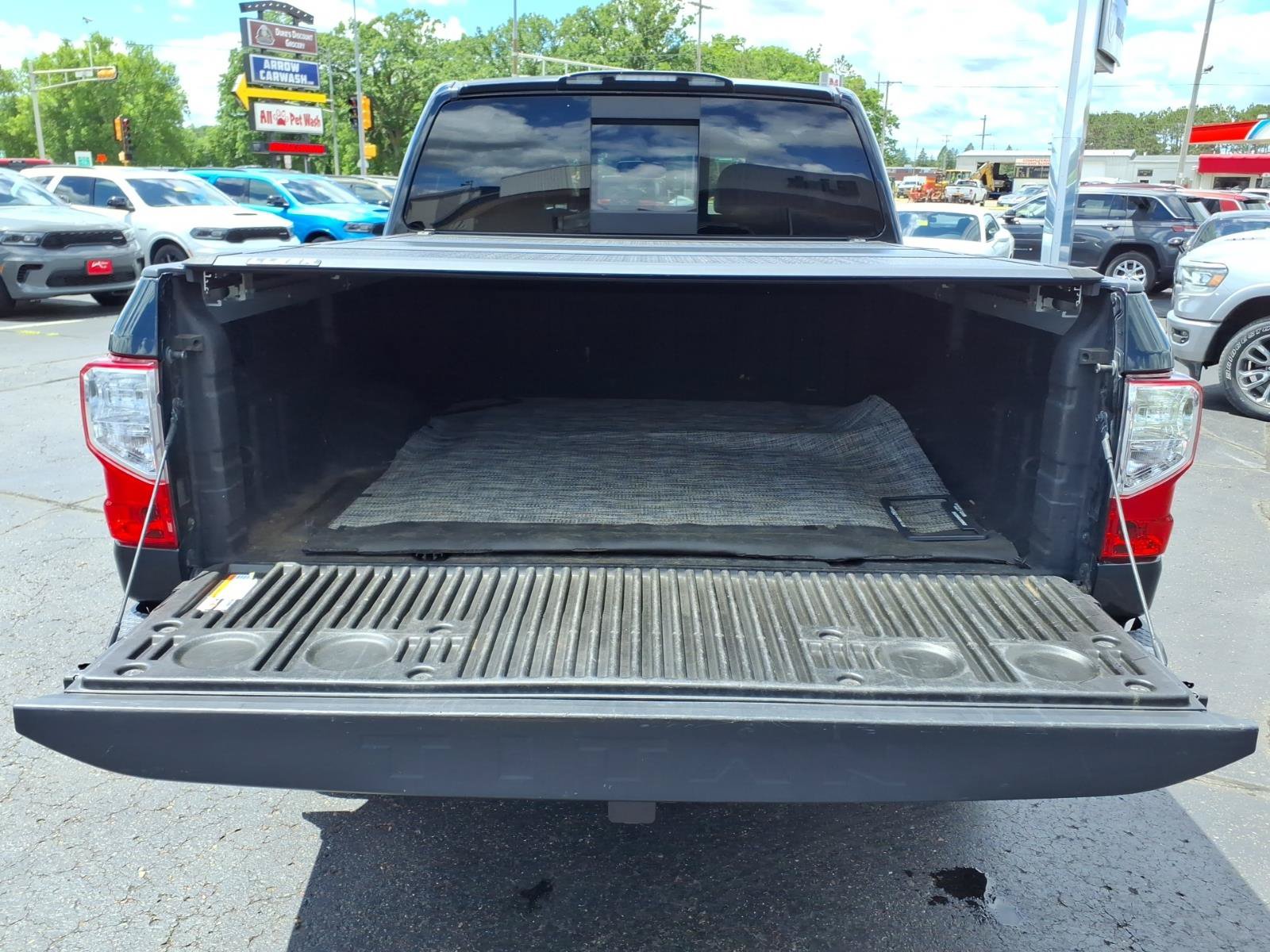 Used 2019 Nissan Titan PRO-4X w/ Pro-4x Convenience Package AWD/4WD image 20