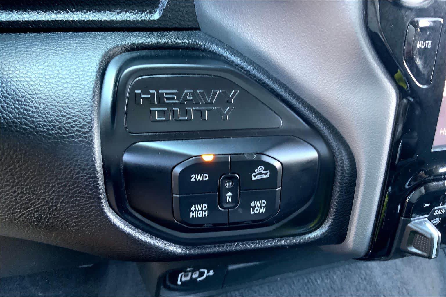Used 2025 RAM 2500 Big Horn AWD/4WD image 32