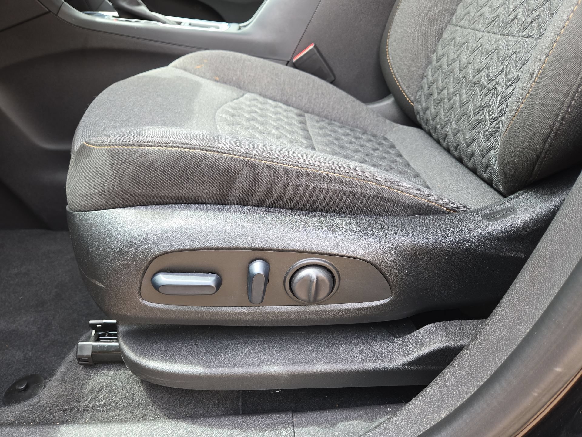 Used 2024 Chevrolet Equinox LT FWD image 17