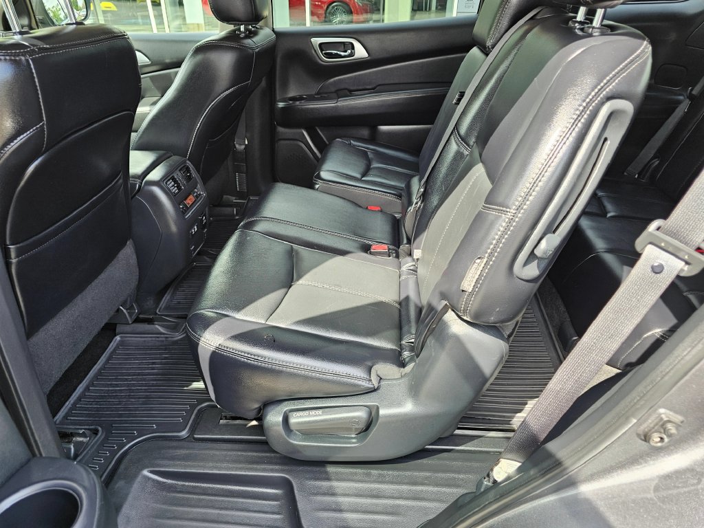 Used 2020 Nissan Pathfinder SL AWD/4WD image 19