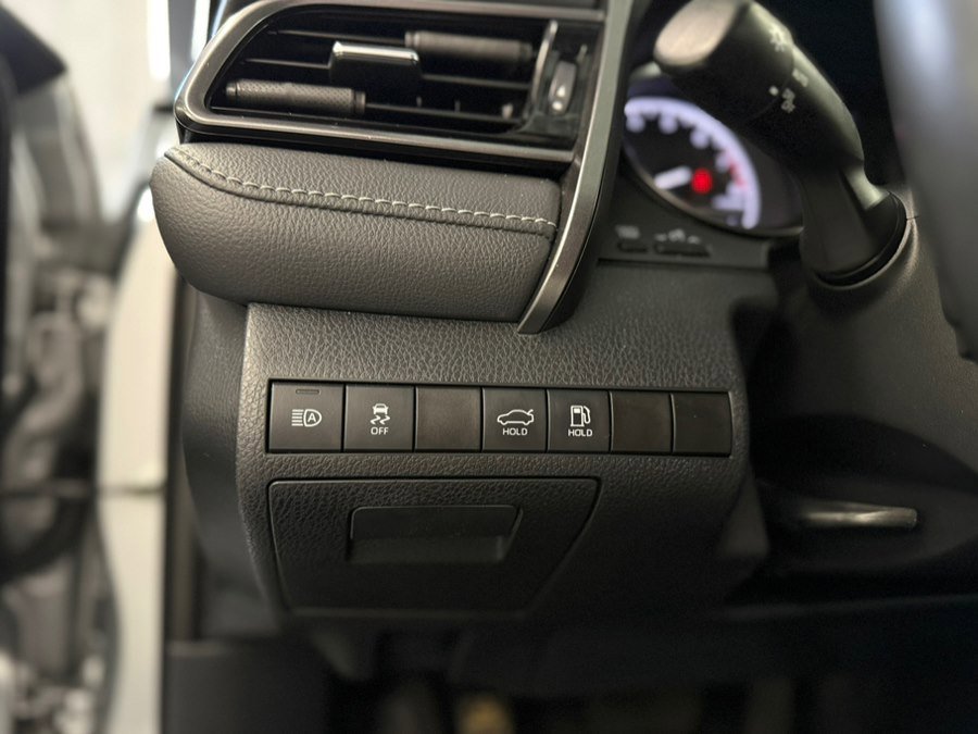 Used 2021 Toyota Camry SE FWD image 24
