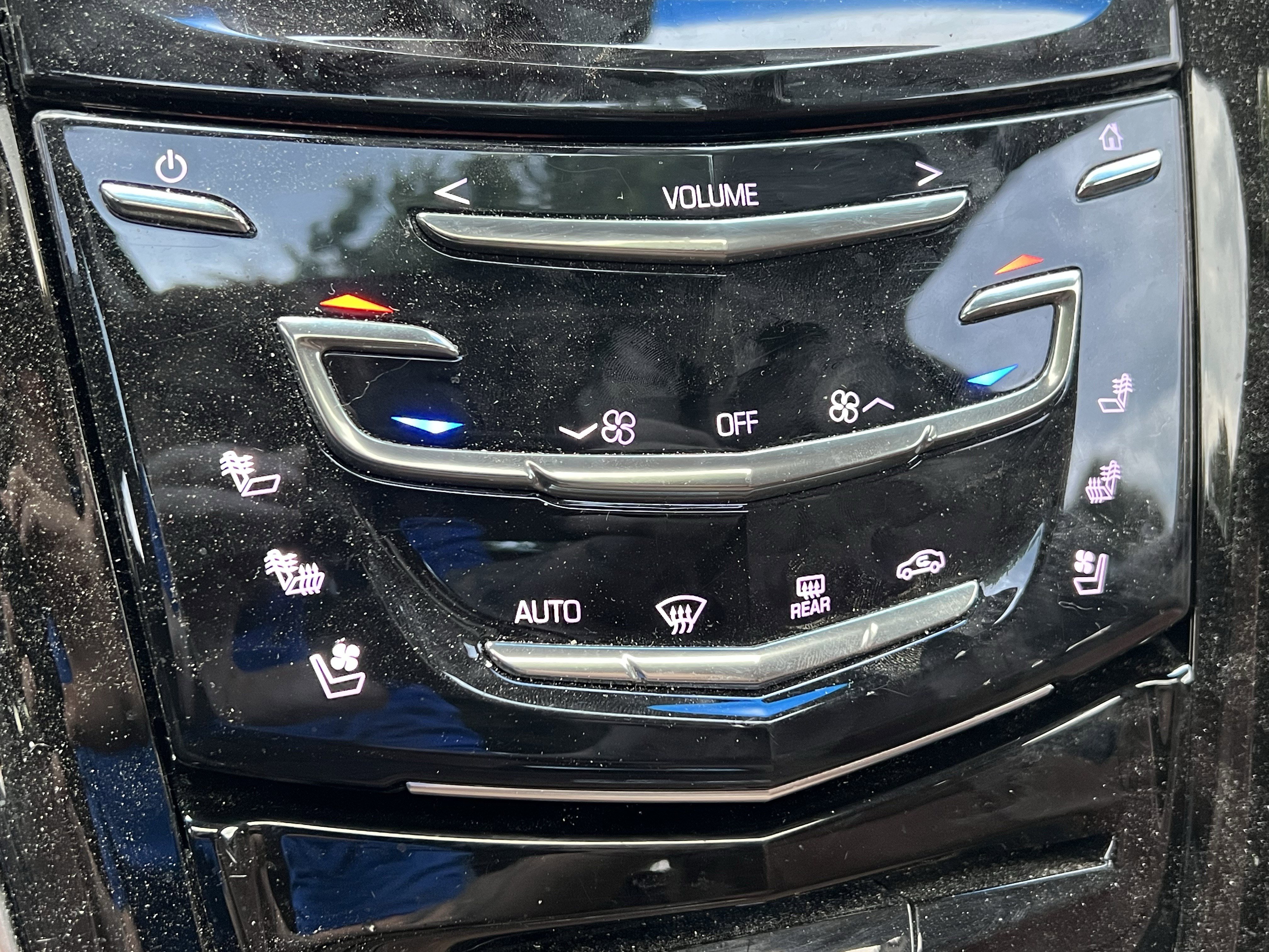 Used 2016 Cadillac Escalade ESV Luxury AWD/4WD image 30