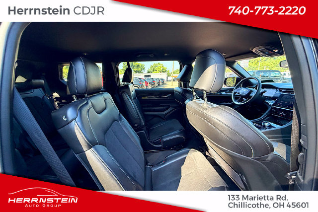 Used 2023 Jeep Grand Cherokee L Laredo AWD/4WD image 27