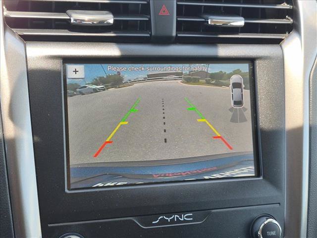 Used 2019 Ford Fusion SE FWD image 12