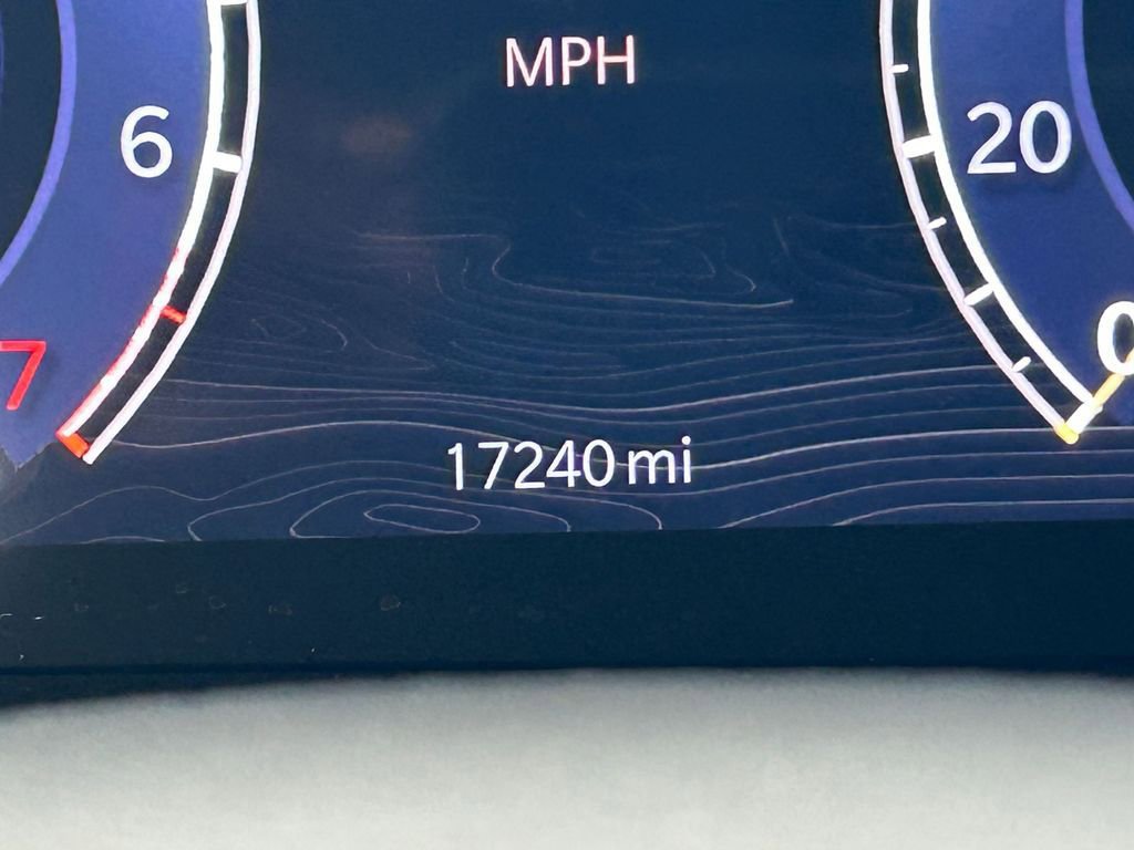 Used 2024 Jeep Grand Cherokee Limited w/ Luxury Tech Group II image 30