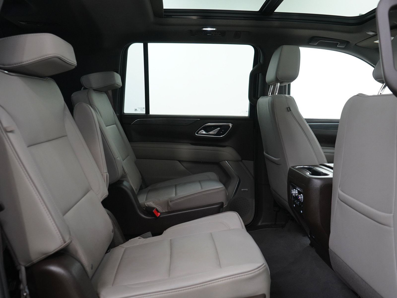 Used 2023 GMC Yukon XL SLT w/ SLT Luxury Package AWD/4WD image 12