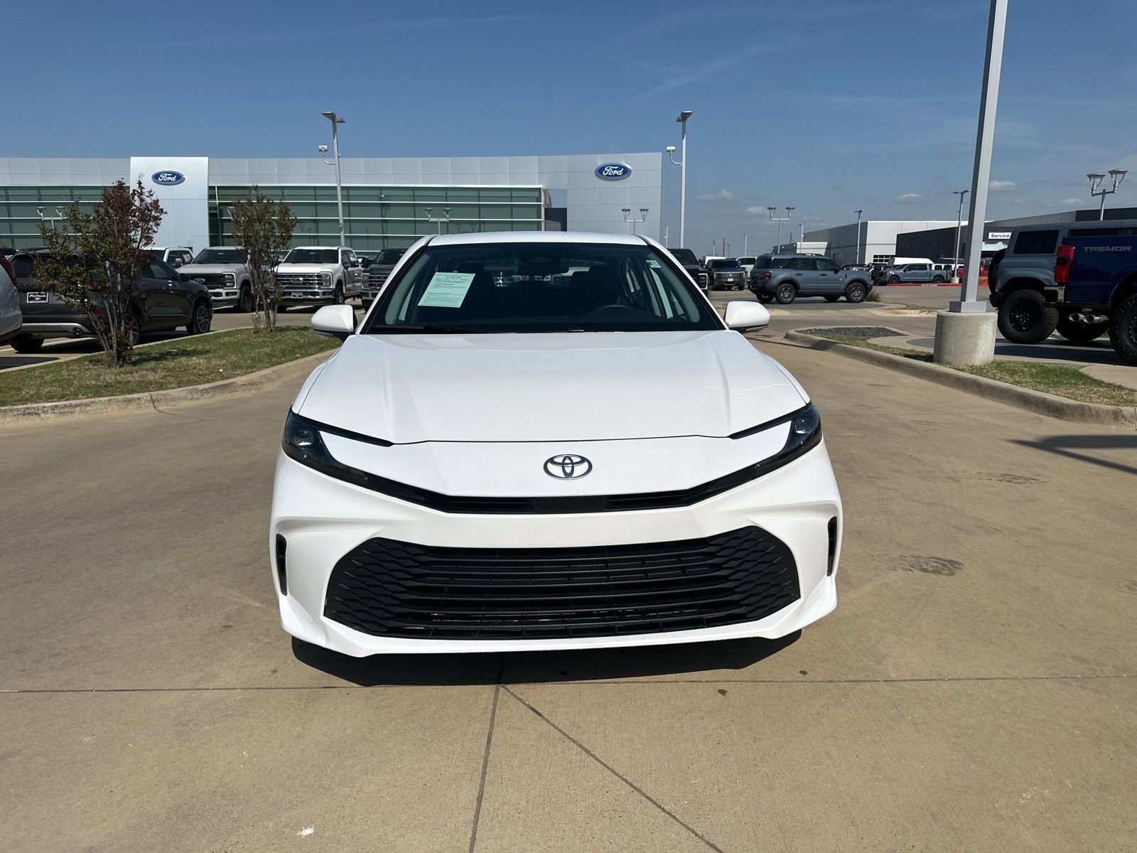 Used 2025 Toyota Camry LE image 9