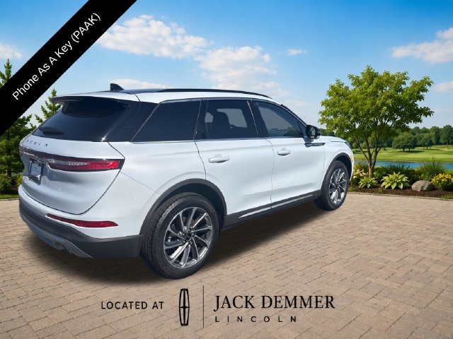 Used 2025 Lincoln Corsair AWD w/ Equipment Group 101A image 7