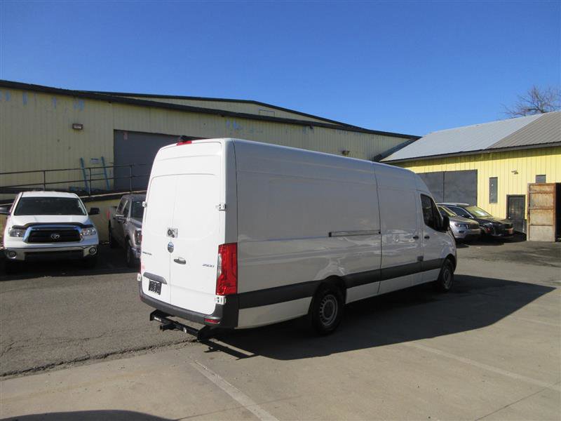 Used 2021 Freightliner Sprinter 2500 image 7