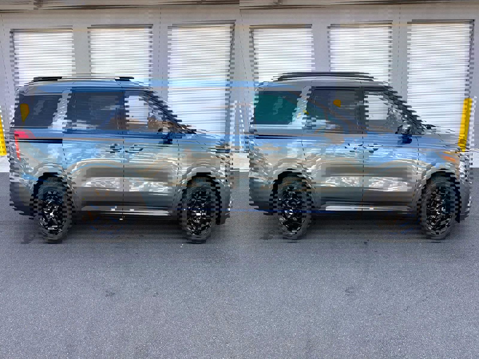 New 2026 Kia Carnival SX w/ SX Dark Edition Package image 2