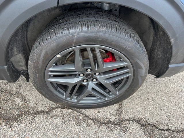 Certified 2025 Ford Explorer ST-Line w/ Premium Package AWD/4WD image 8