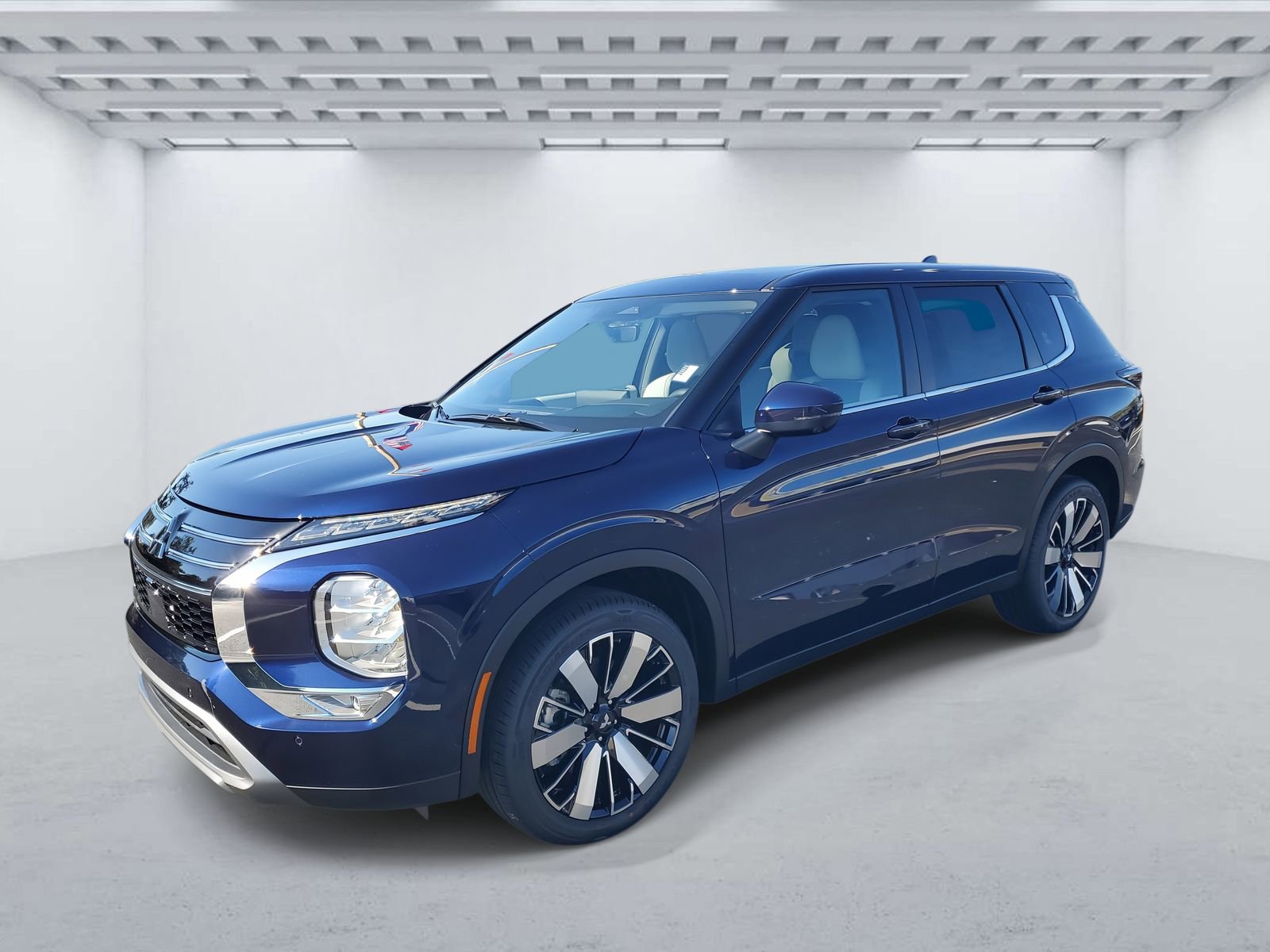 New 2025 Mitsubishi Outlander SE image 2