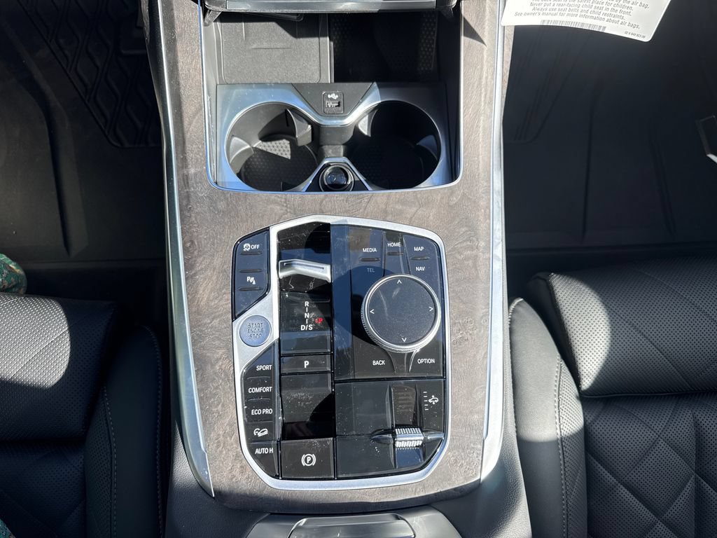 New 2026 BMW X7 xDrive40i w/ M Sport Package AWD/4WD image 15