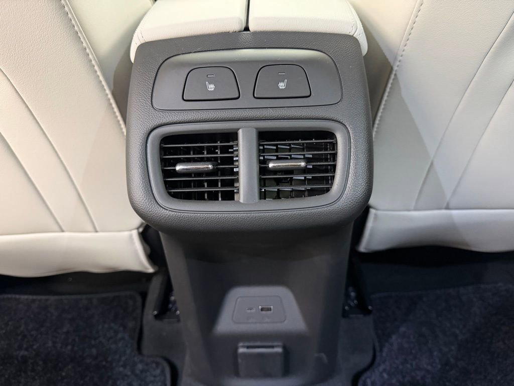 Used 2025 Buick Envision Avenir AWD/4WD image 15
