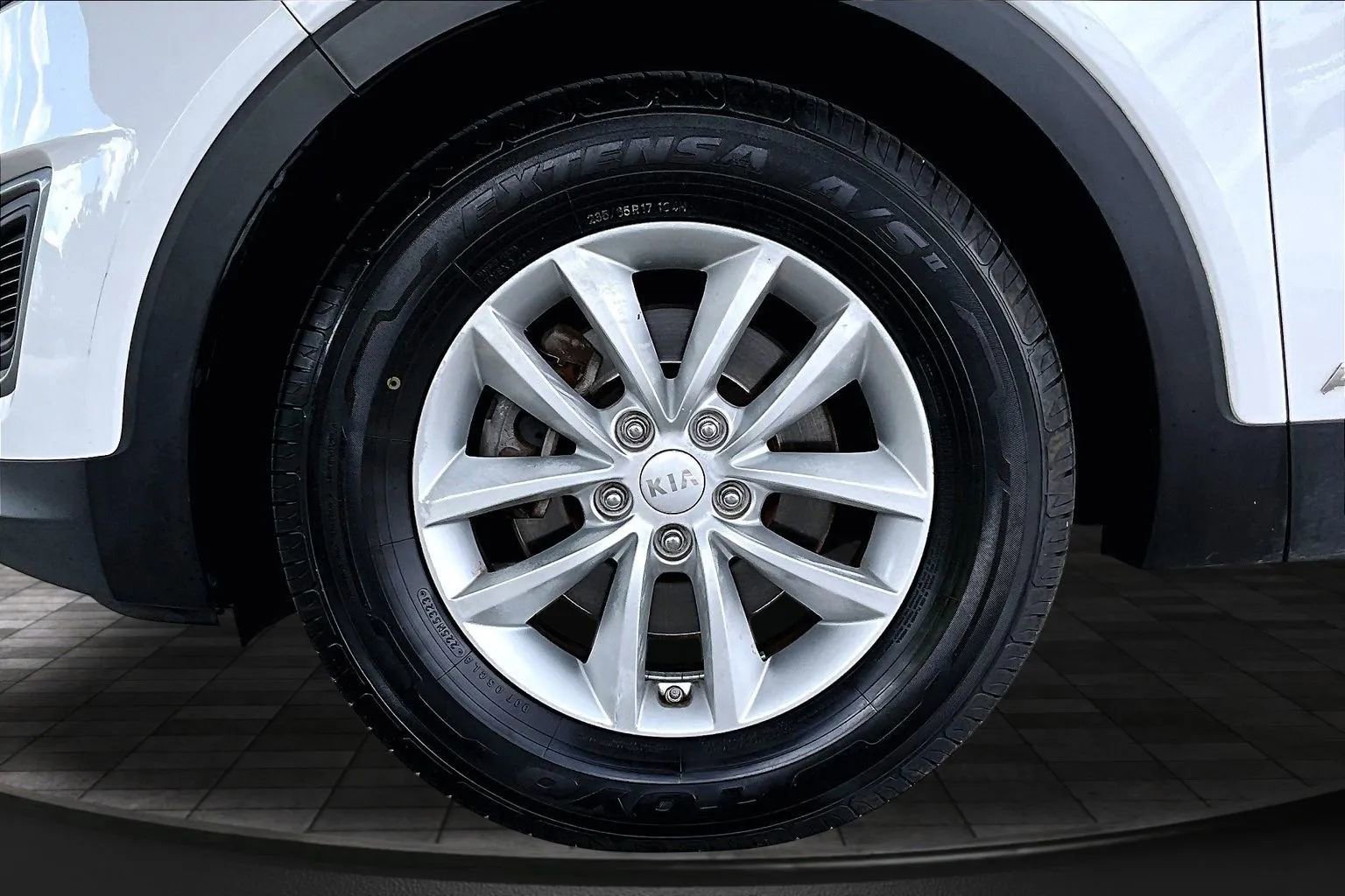 Used 2017 Kia Sorento LX image 30