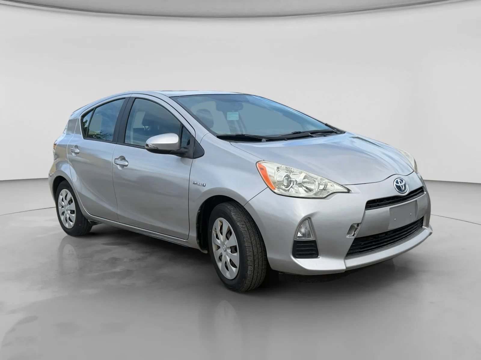 Used 2013 Toyota Prius C FWD image 7