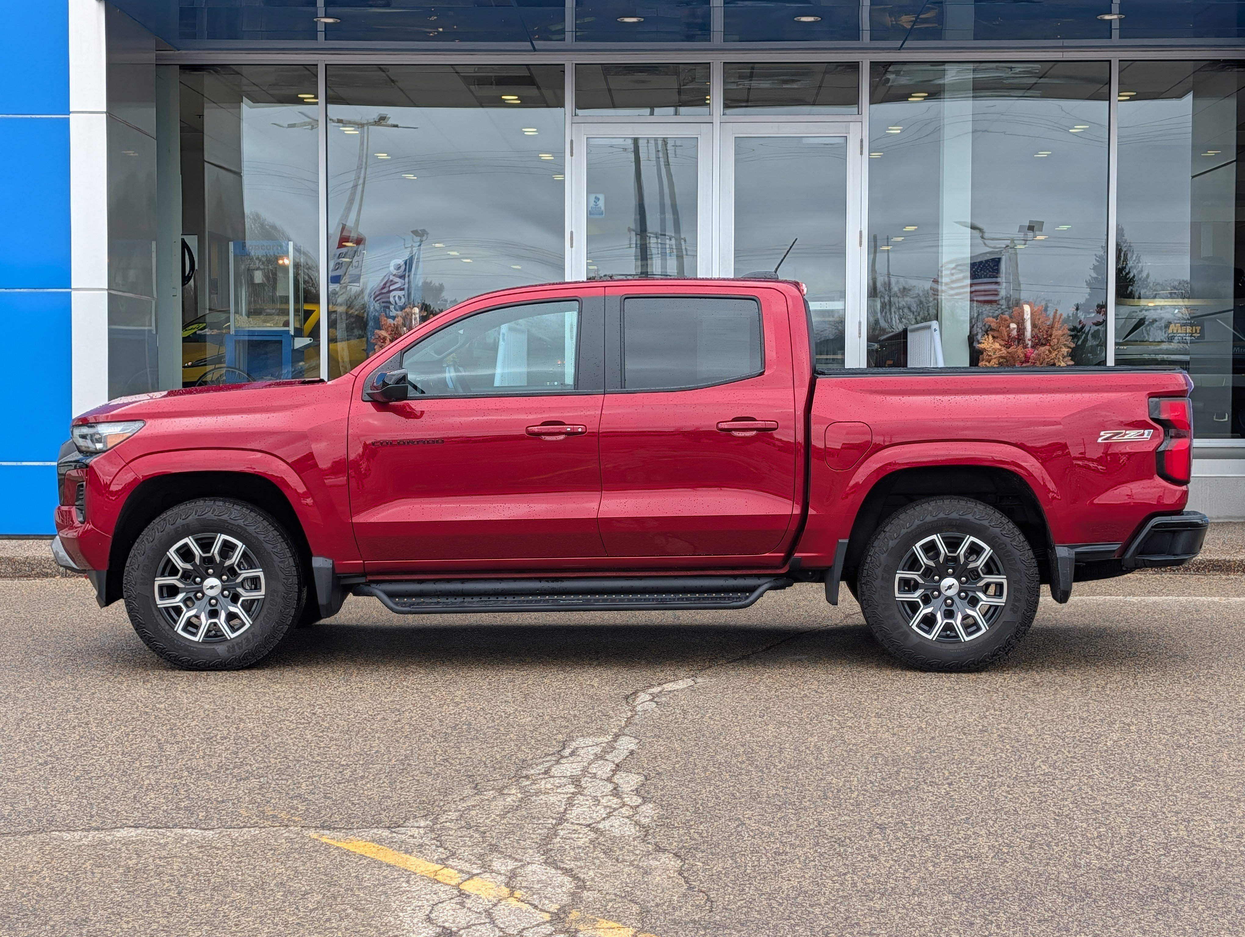 Certified 2024 Chevrolet Colorado Z71 w/ Z71 Convenience Package 2 AWD/4WD image 5