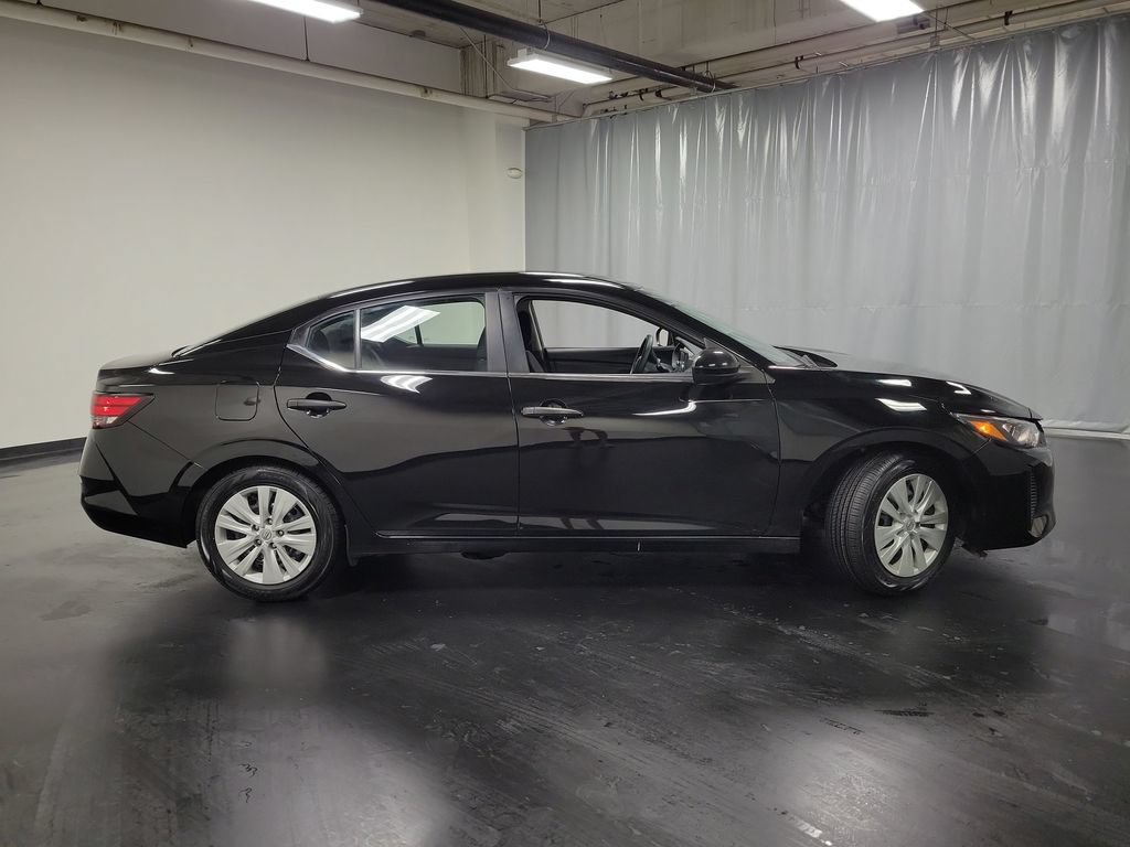 Used 2025 Nissan Sentra S FWD image 9