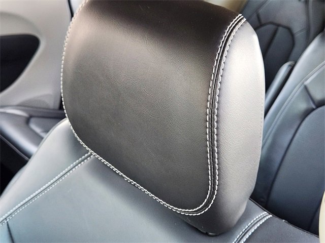 Used 2024 Chrysler Pacifica Touring-L image 14